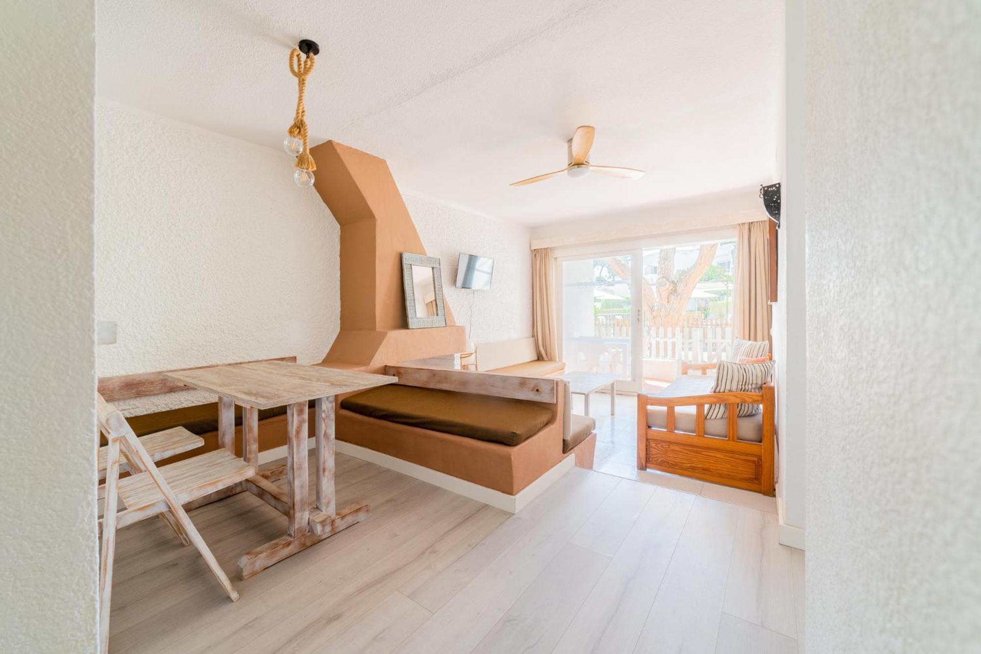Atlas Apartments Ibiza Санта-Еулалія-дель-Ріо Екстер'єр фото